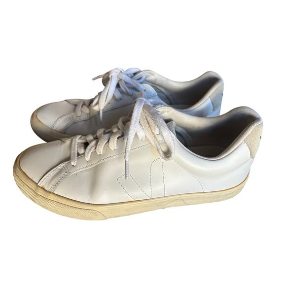 Veja Women’s Leather Low Top Lace Up Sneakers White size 10 US size 41 EUR - Picture 1 of 8